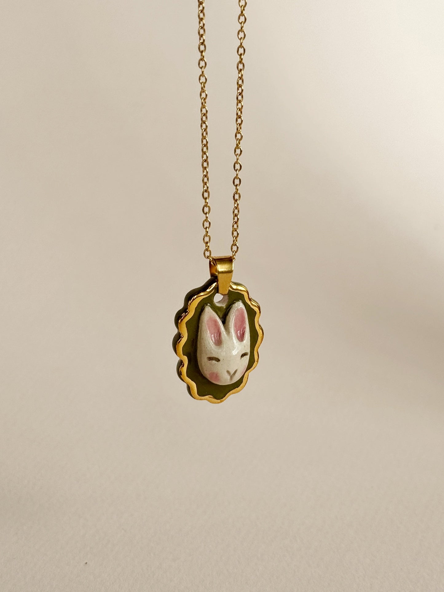 Collar White Rabbit