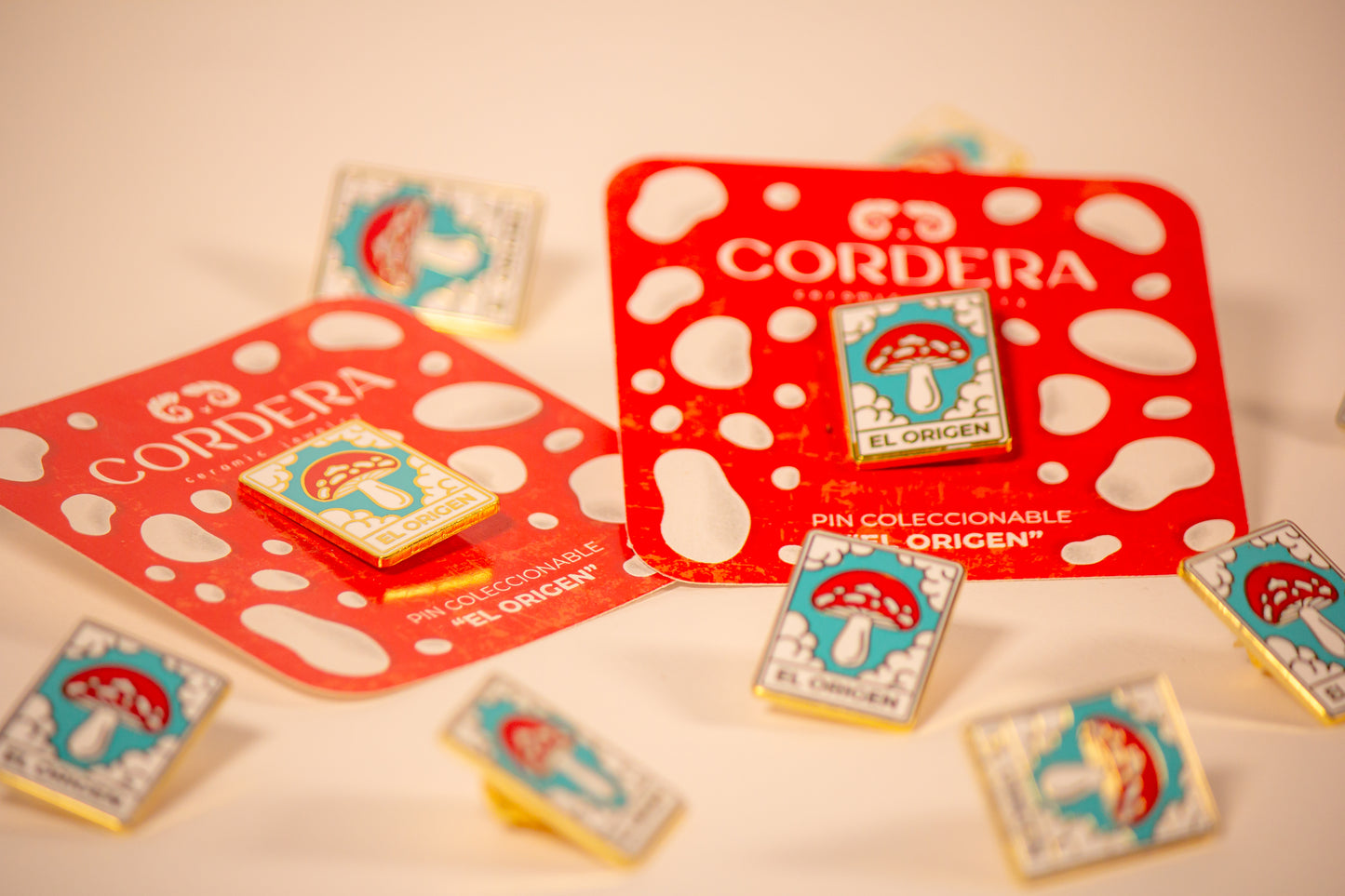 Pin coleccionable El Origen